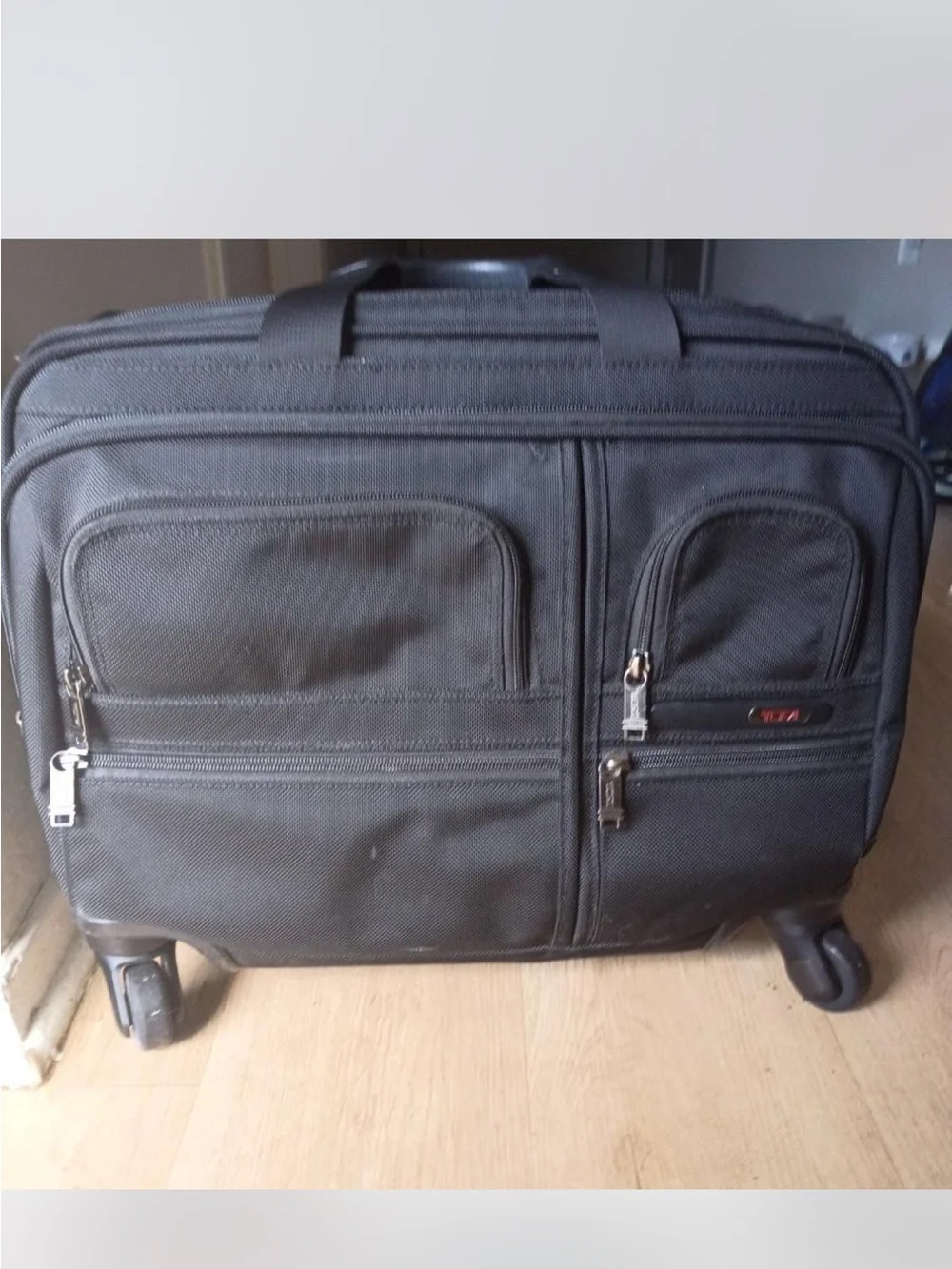 Tumi Wheeled Expandable Briefcase Bag Professional Carry-On